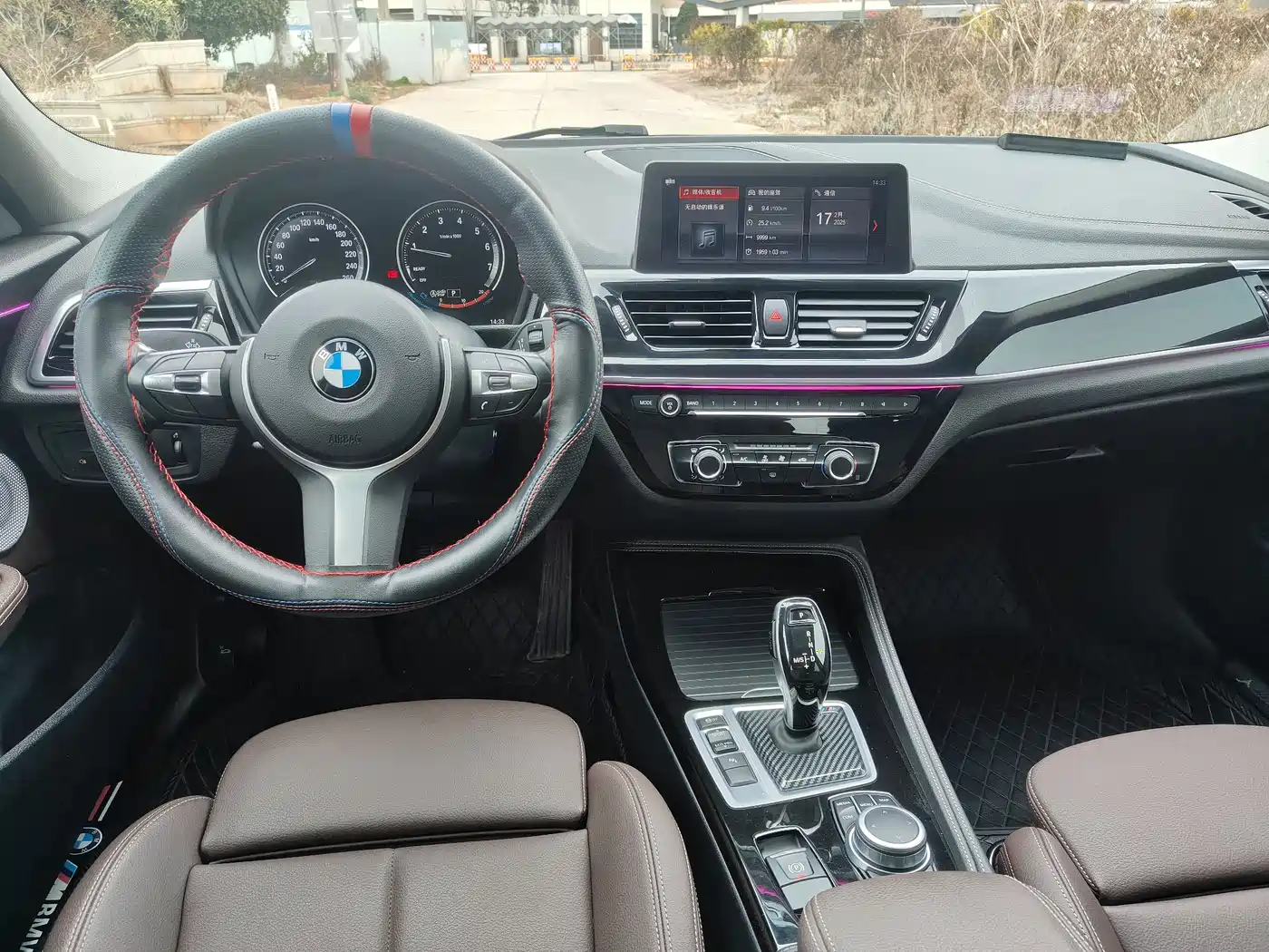 BMW 1 Series 2021 120i M Sport Shadow Edition фото 9