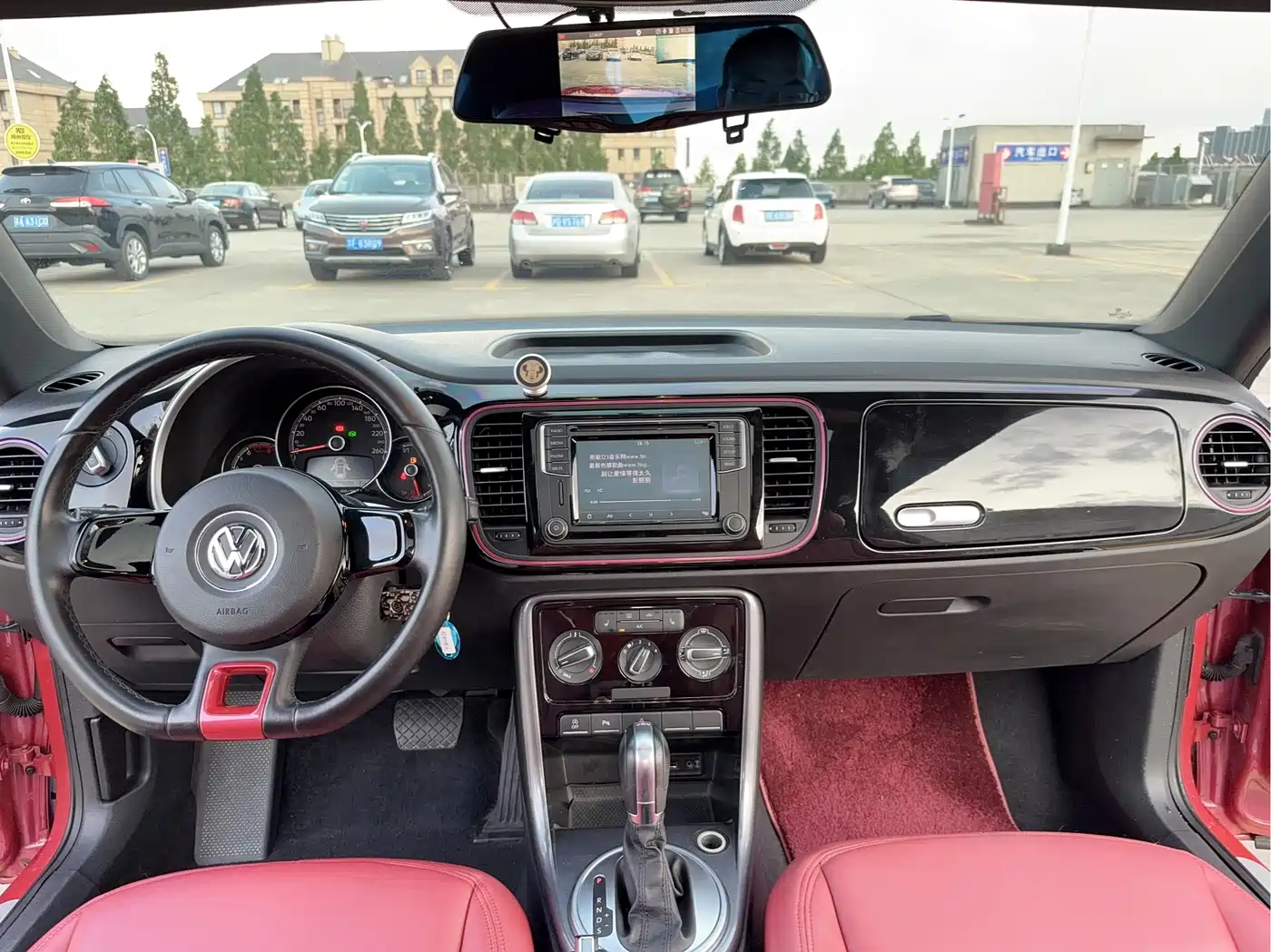 Volkswagen Beetle 2017 180TSI Pink Edition фото 9
