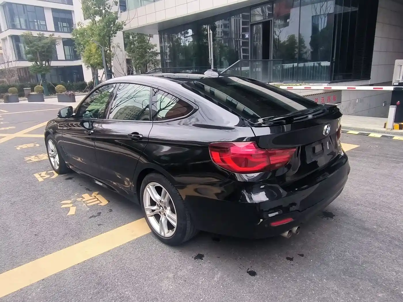 BMW 3 Series GT 2019 320i M Sport Package фото 5