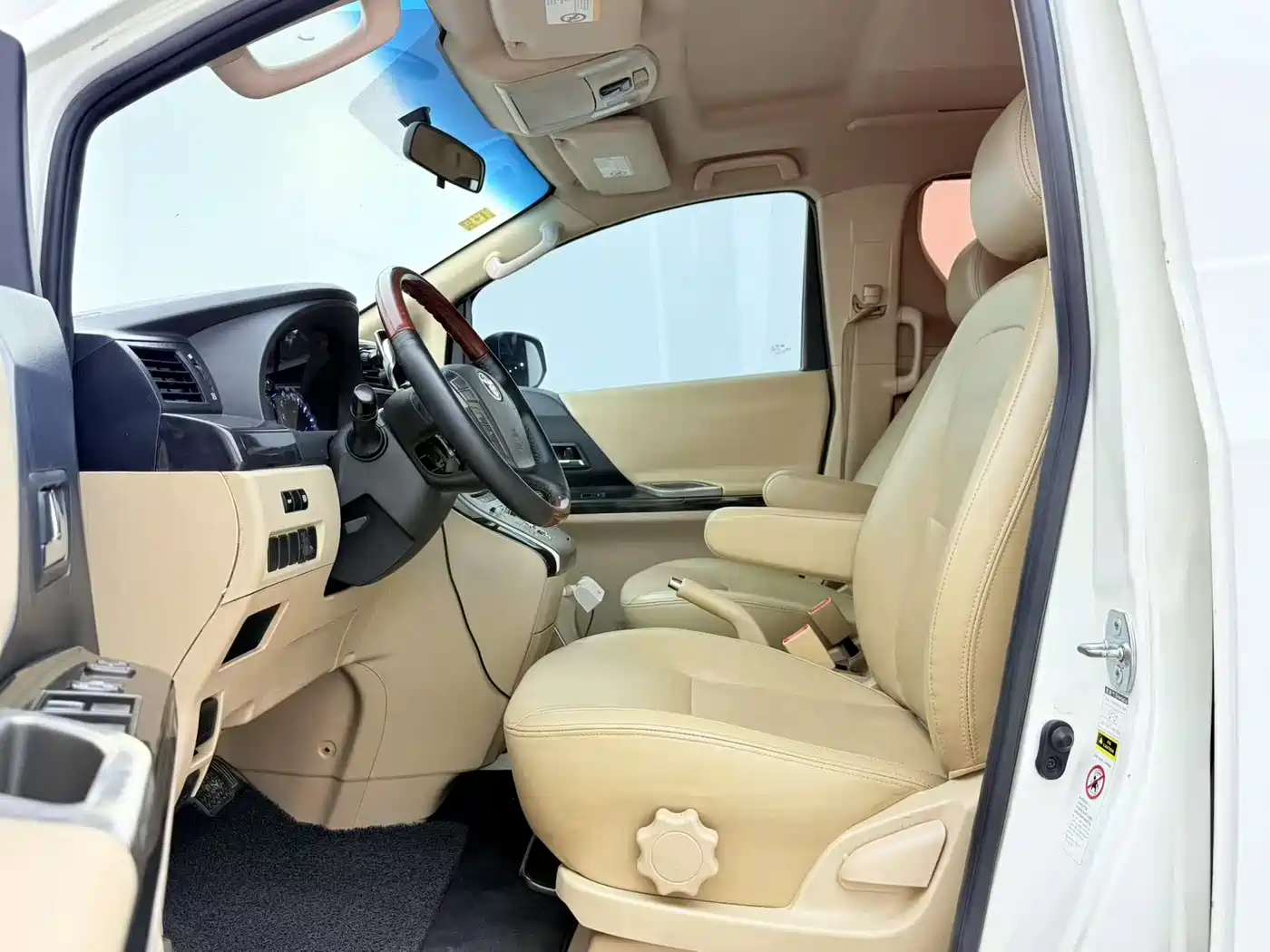 Jiu Long Afei 2017 2.4L Automatic Standard фото 4