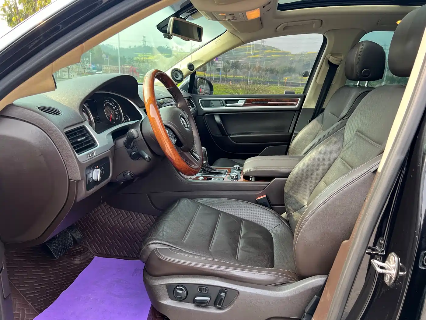 Volkswagen Touareg 2011 3.0TSI Premium фото 7