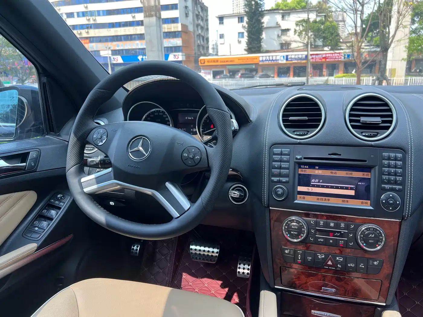 Mercedes-Benz M-Class 2010 ML 350 4MATIC Luxury фото 10