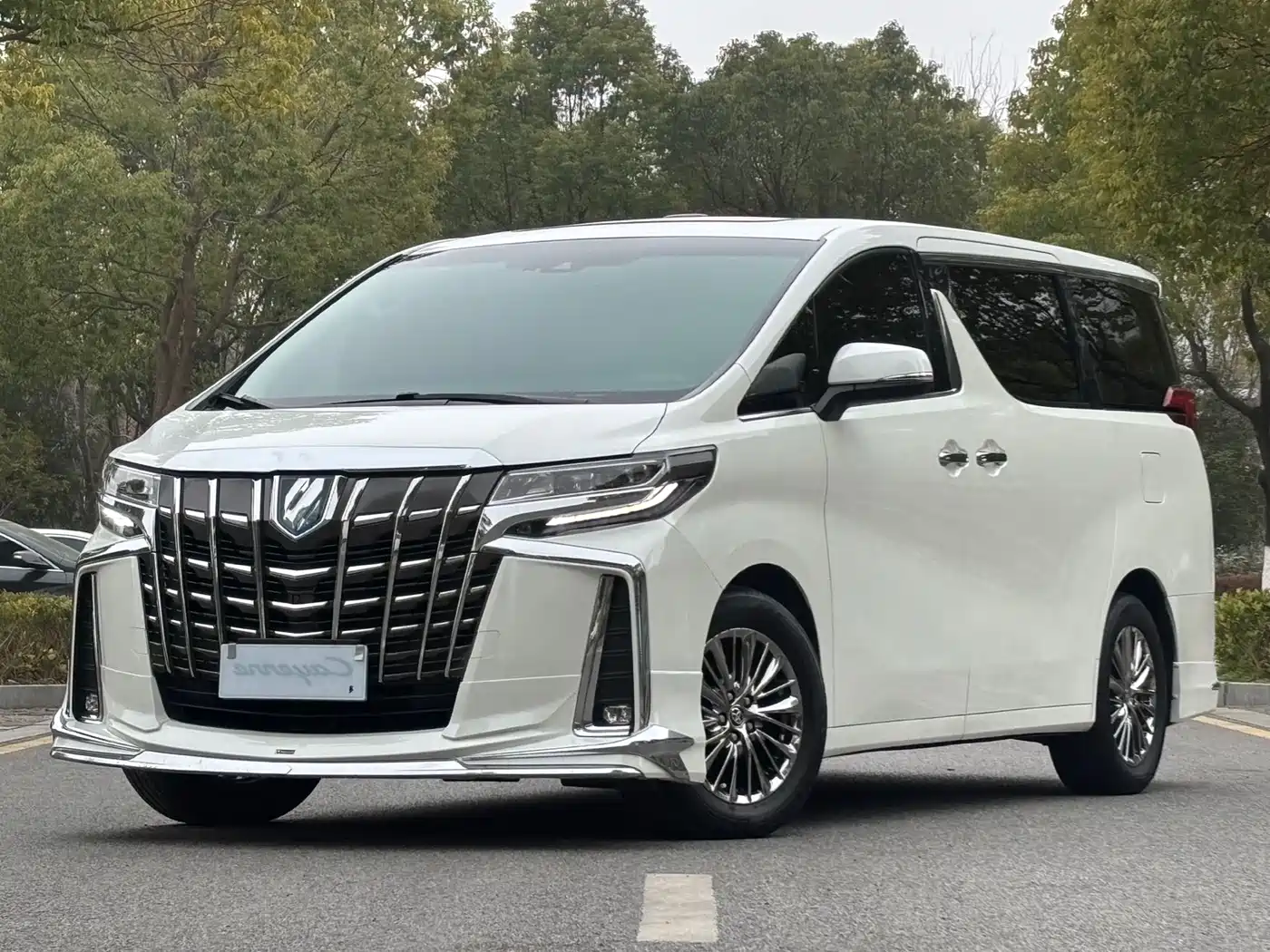 Toyota Alphard 2019 Hybrid 2.5L Luxury