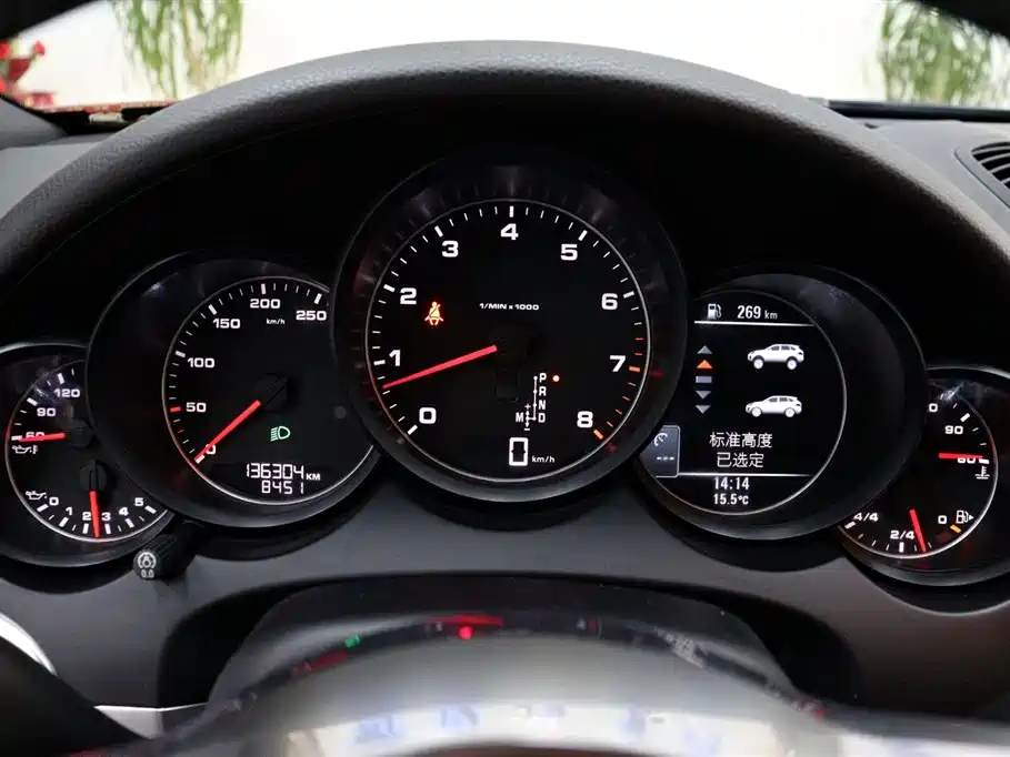 Porsche Cayenne 2016 Cayenne Platinum Edition 3.0T фото 10