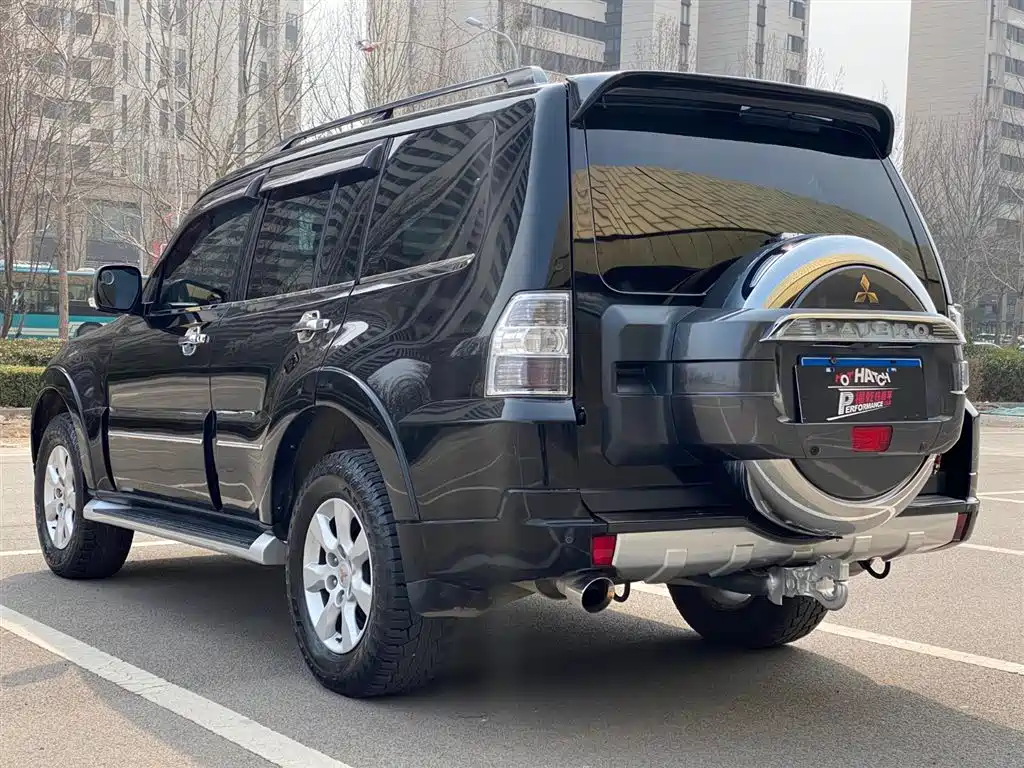Mitsubishi Pajero (Import) 2016 3.0L Automatic Premium (China V) фото 5