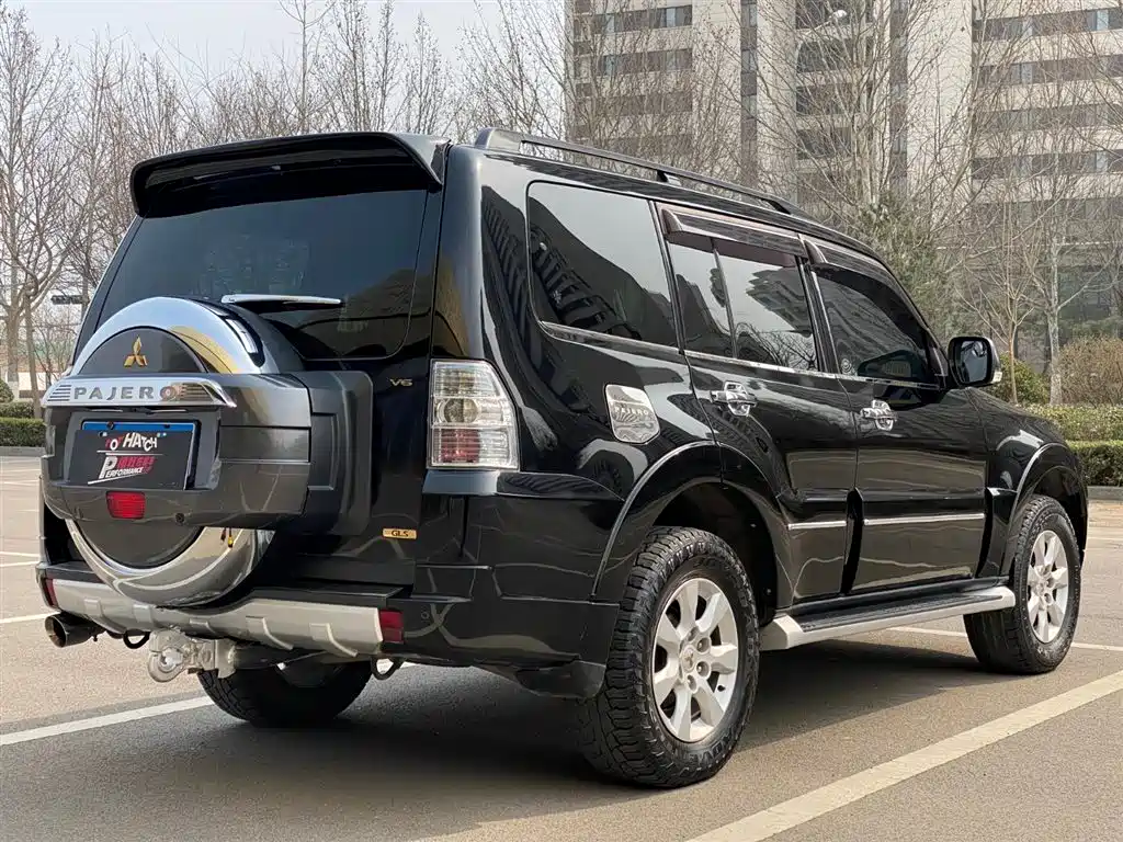 Mitsubishi Pajero (Import) 2016 3.0L Automatic Premium (China V) фото 6