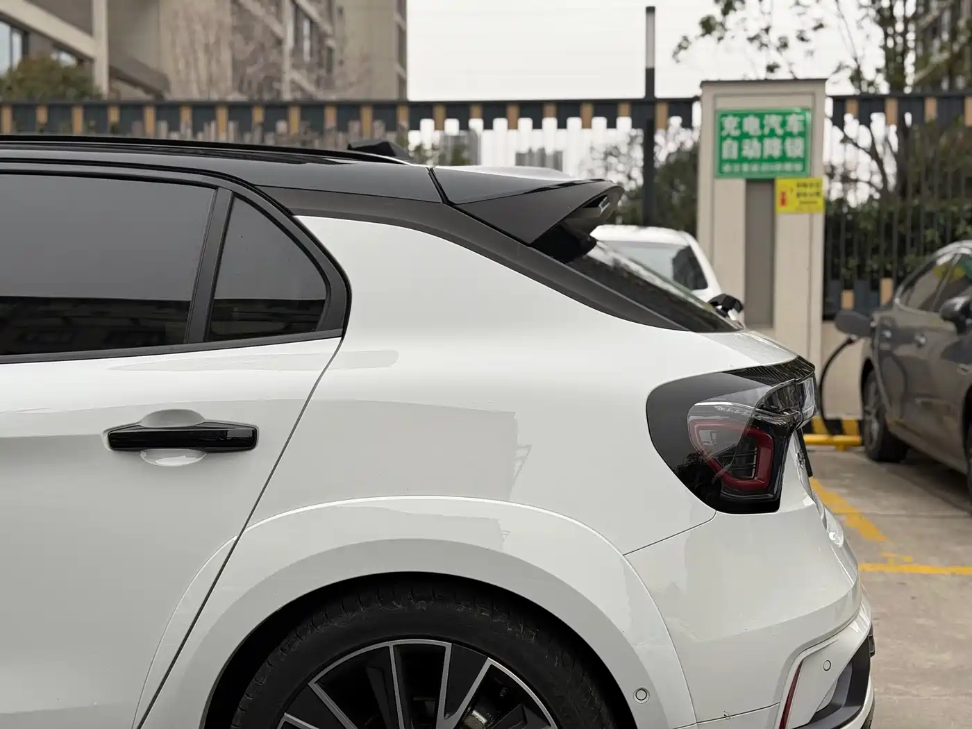 LYNK & CO. 02 HATCHBACK