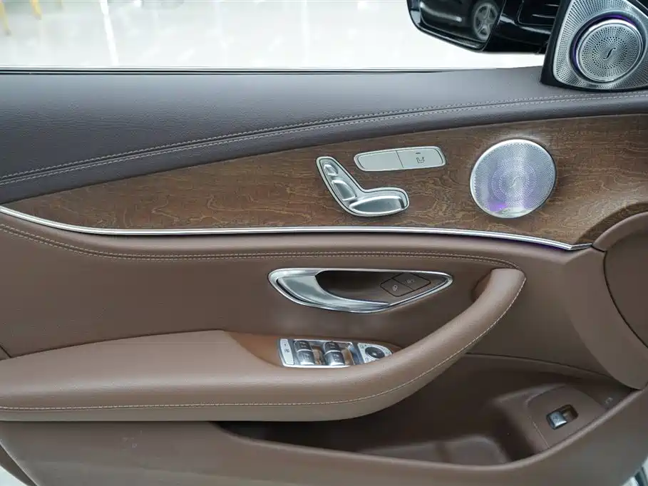Mercedes-Benz E-Class 2016 E 200 L фото 5