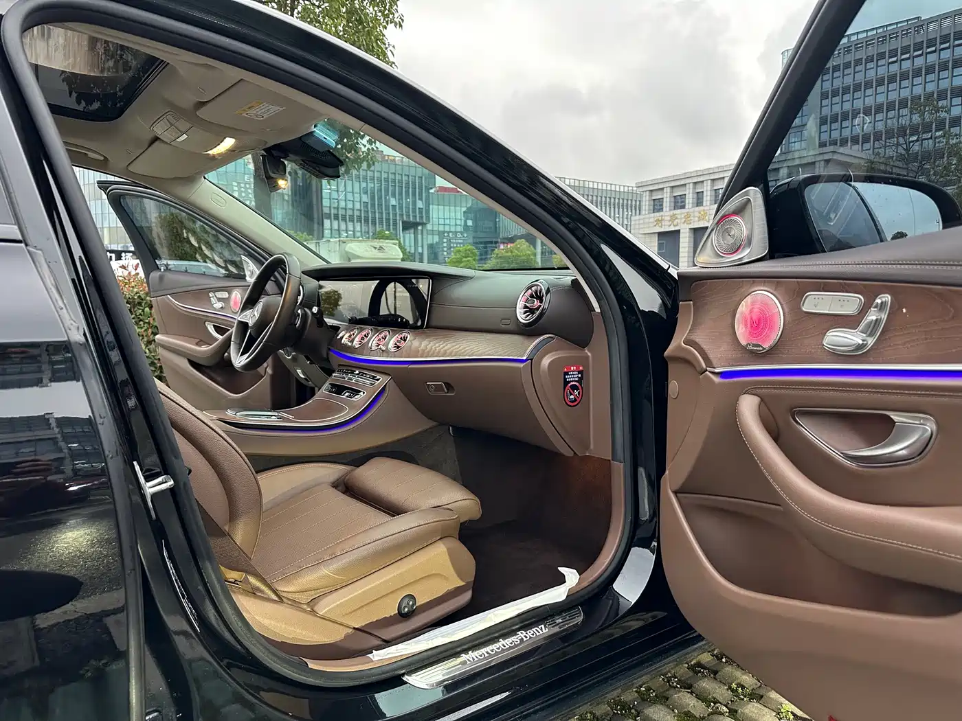 Mercedes-Benz E-Class 2023 E 260 L фото 9
