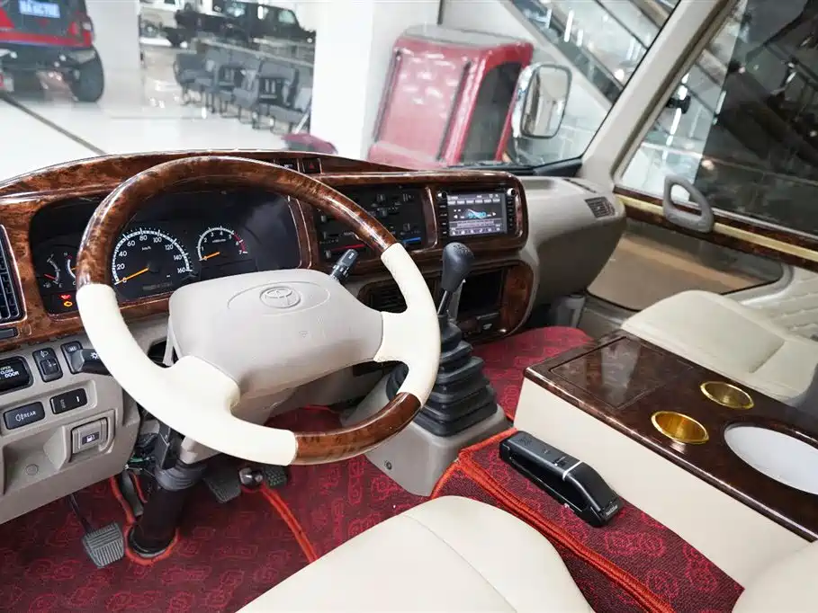 Toyota Coaster 2019 4.0L Premium Vehicle GRB53L-ZCMSK 20-seater 9GR фото 4