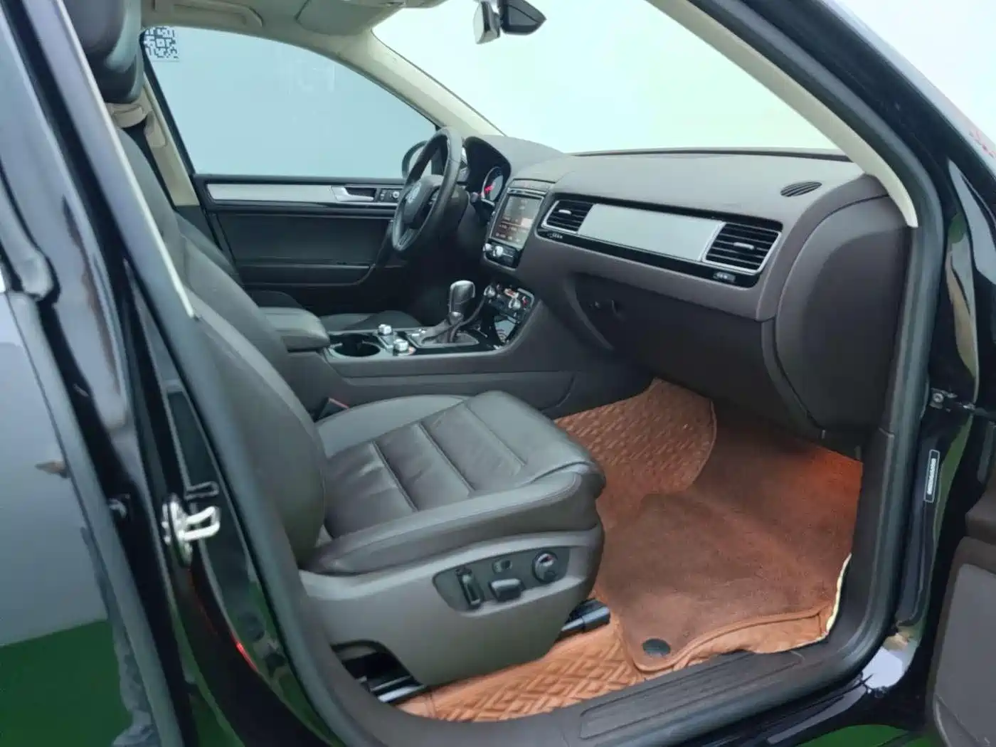 Volkswagen Touareg 2017 3.0TSI Explorer Edition фото 14