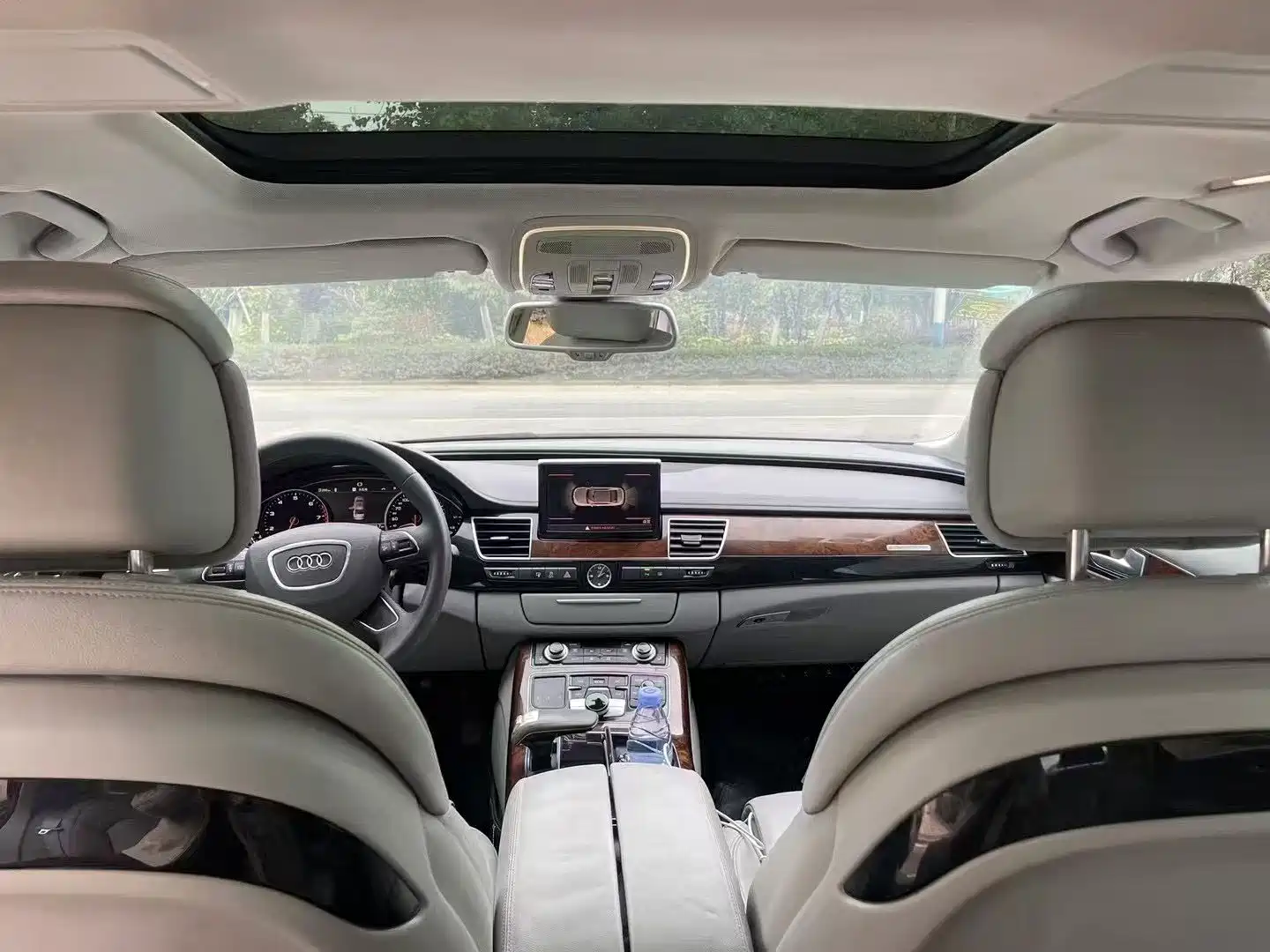 Фото 4 - Audi A8