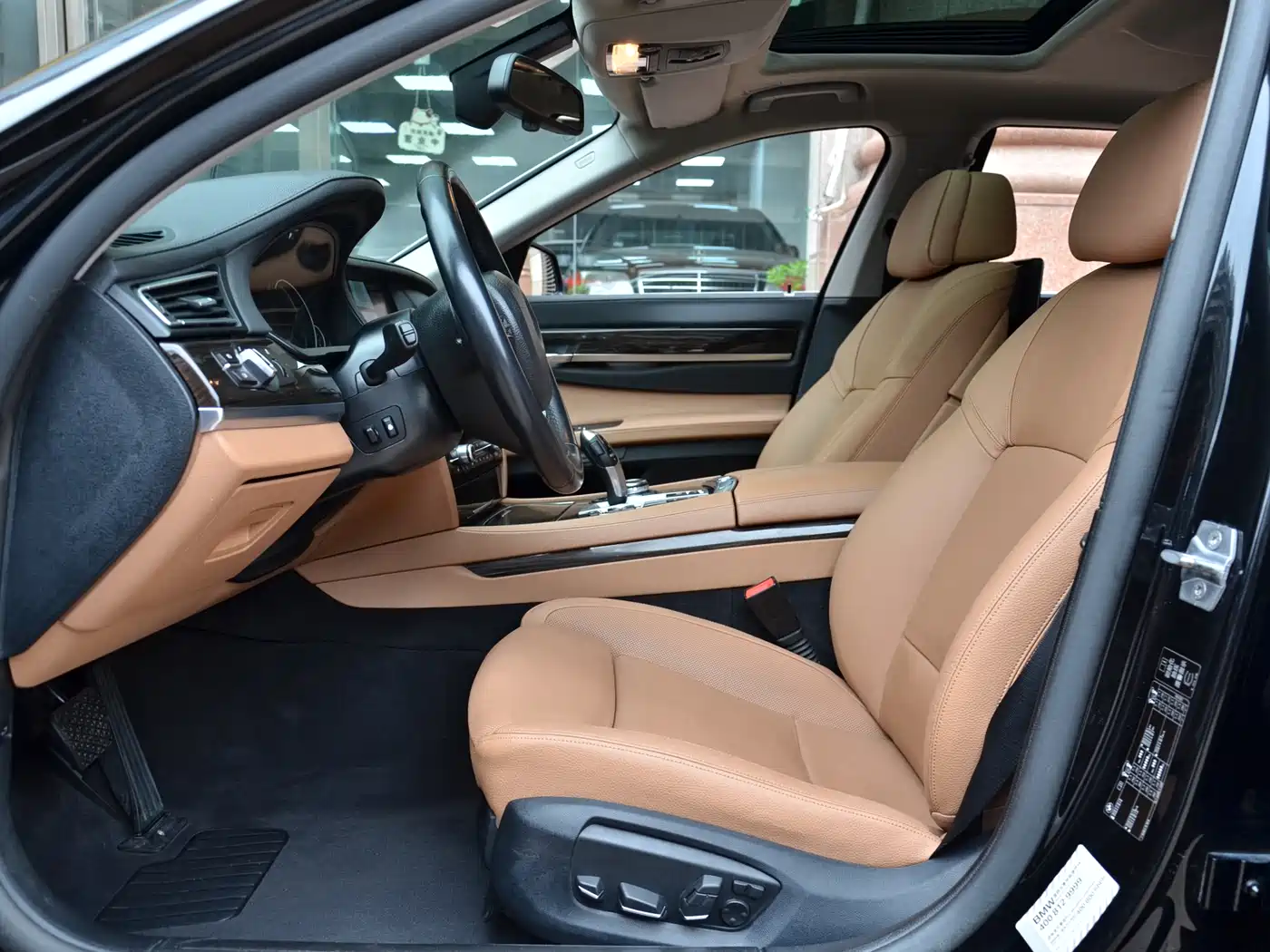 BMW 7 Series 2013 Model 730Li Luxury фото 10
