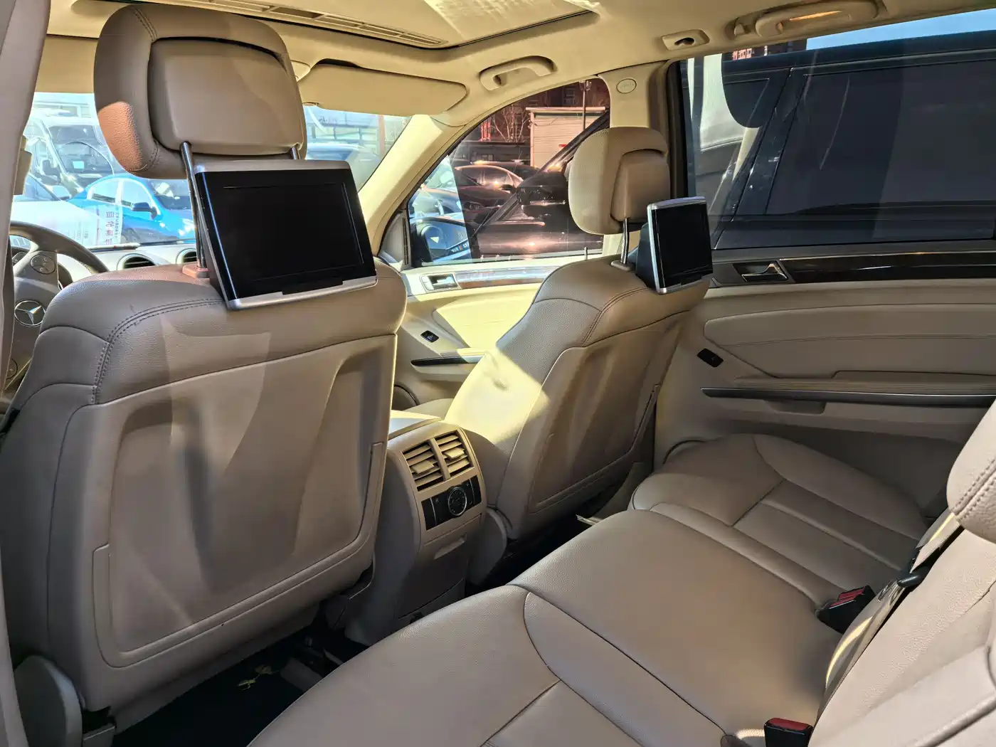 Mercedes-Benz GL-Class фото 12