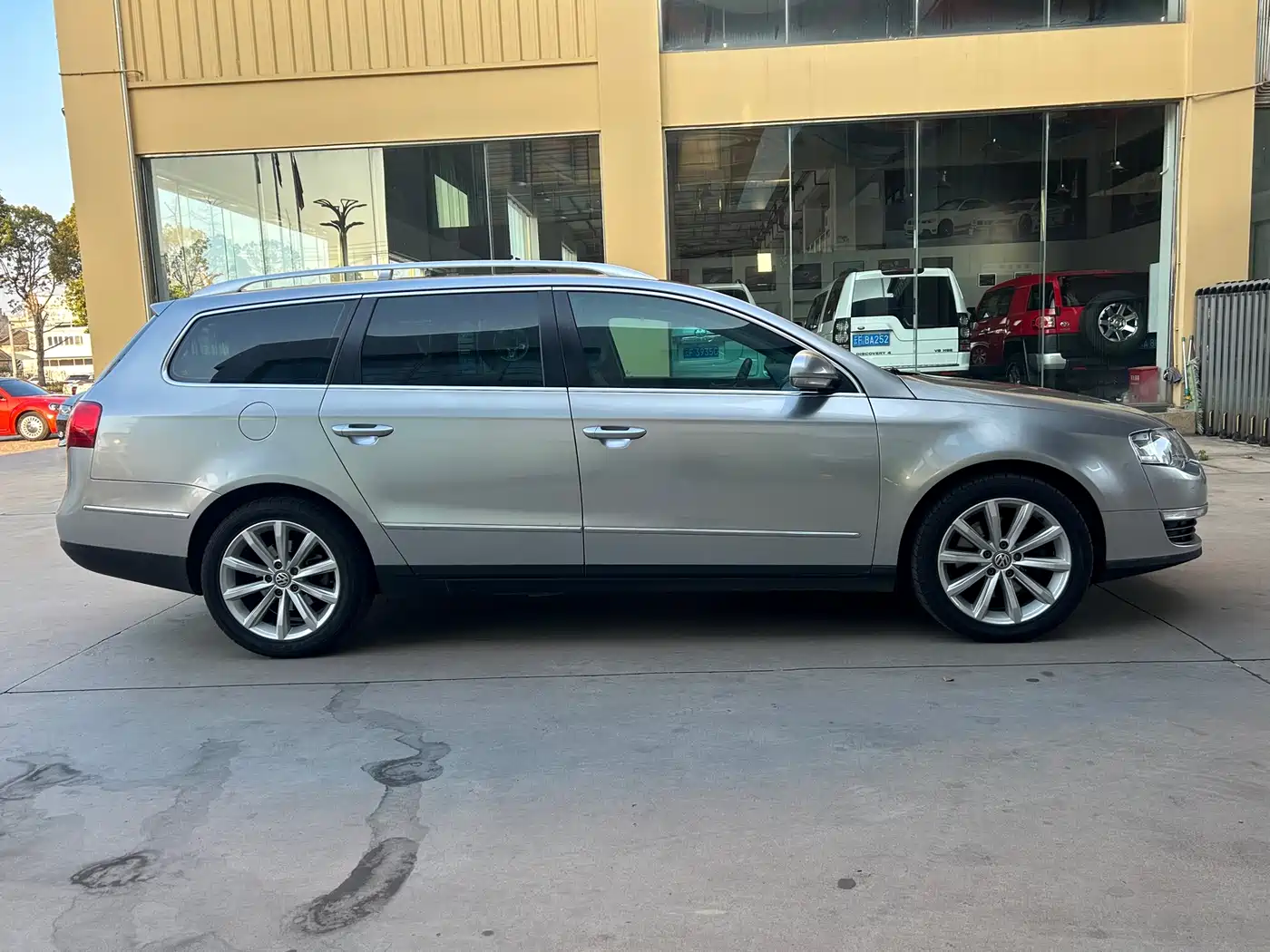Volkswagen Passat 2011 2.0T Wagon Luxury фото 3