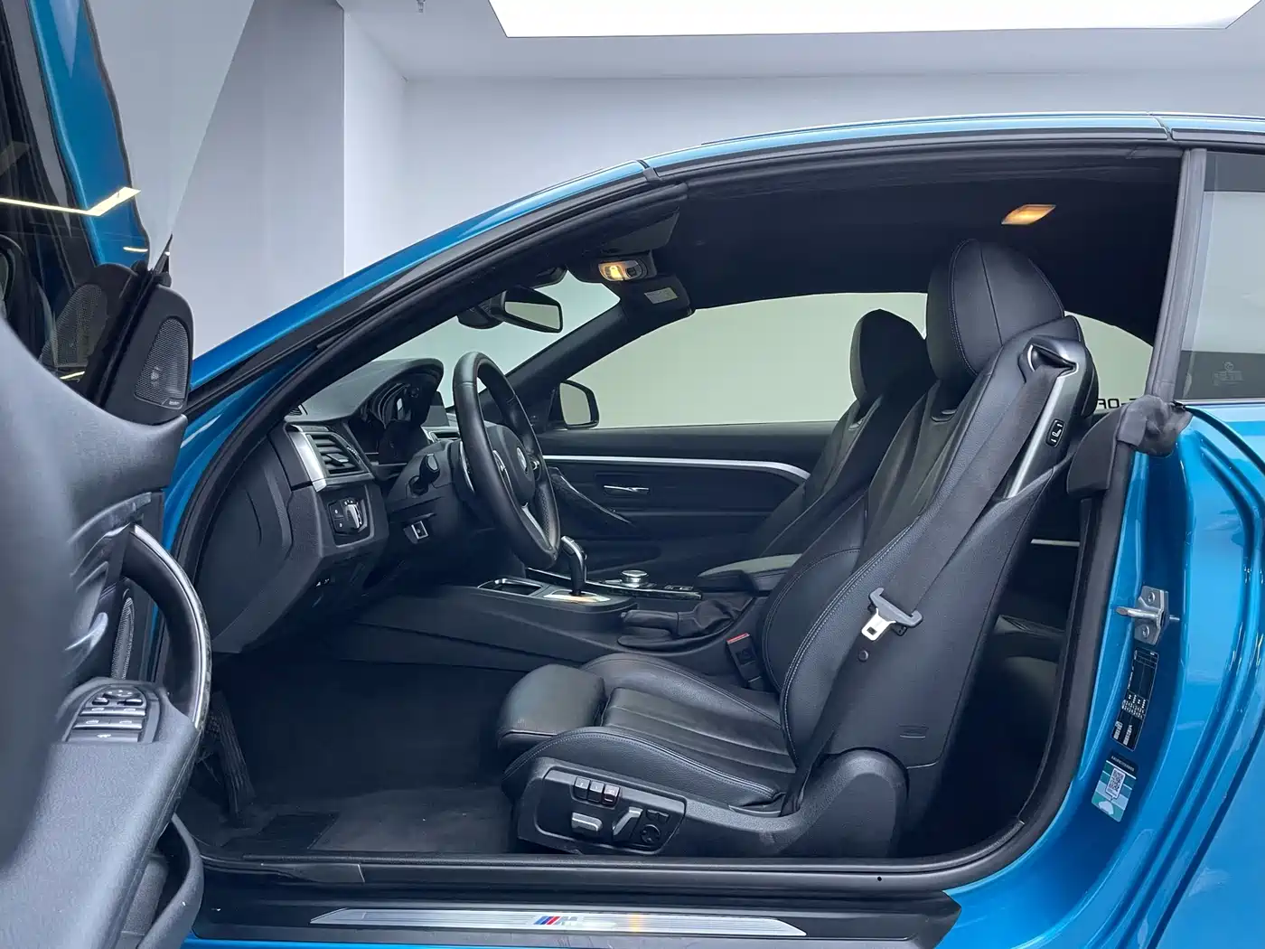 BMW 4 Series 2019 430i Convertible M Sport Shadow Edition фото 8