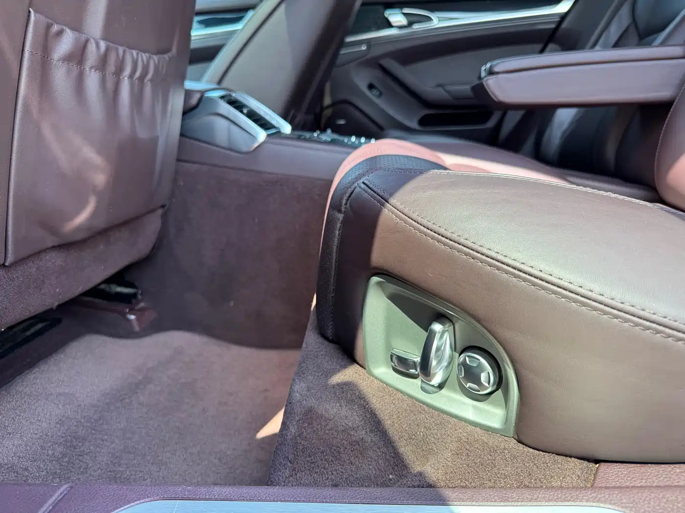 Porsche Panamera 2013 Panamera 4 Platinum Edition 3.6L фото 15