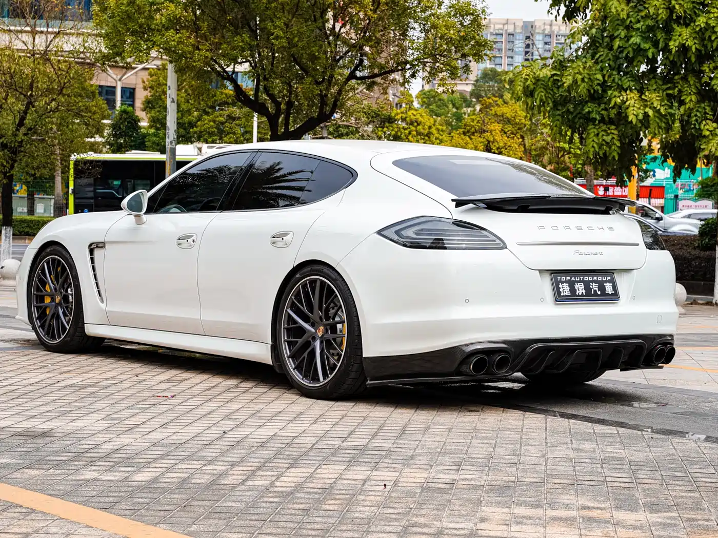 Porsche Panamera 2013 Panamera Platinum Edition 3.6L фото 18