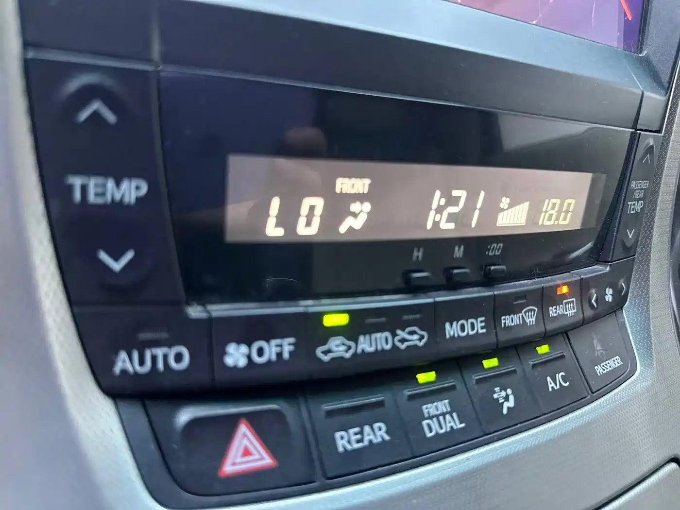 Toyota Alphard 2012 2.4L Luxury Edition фото 5