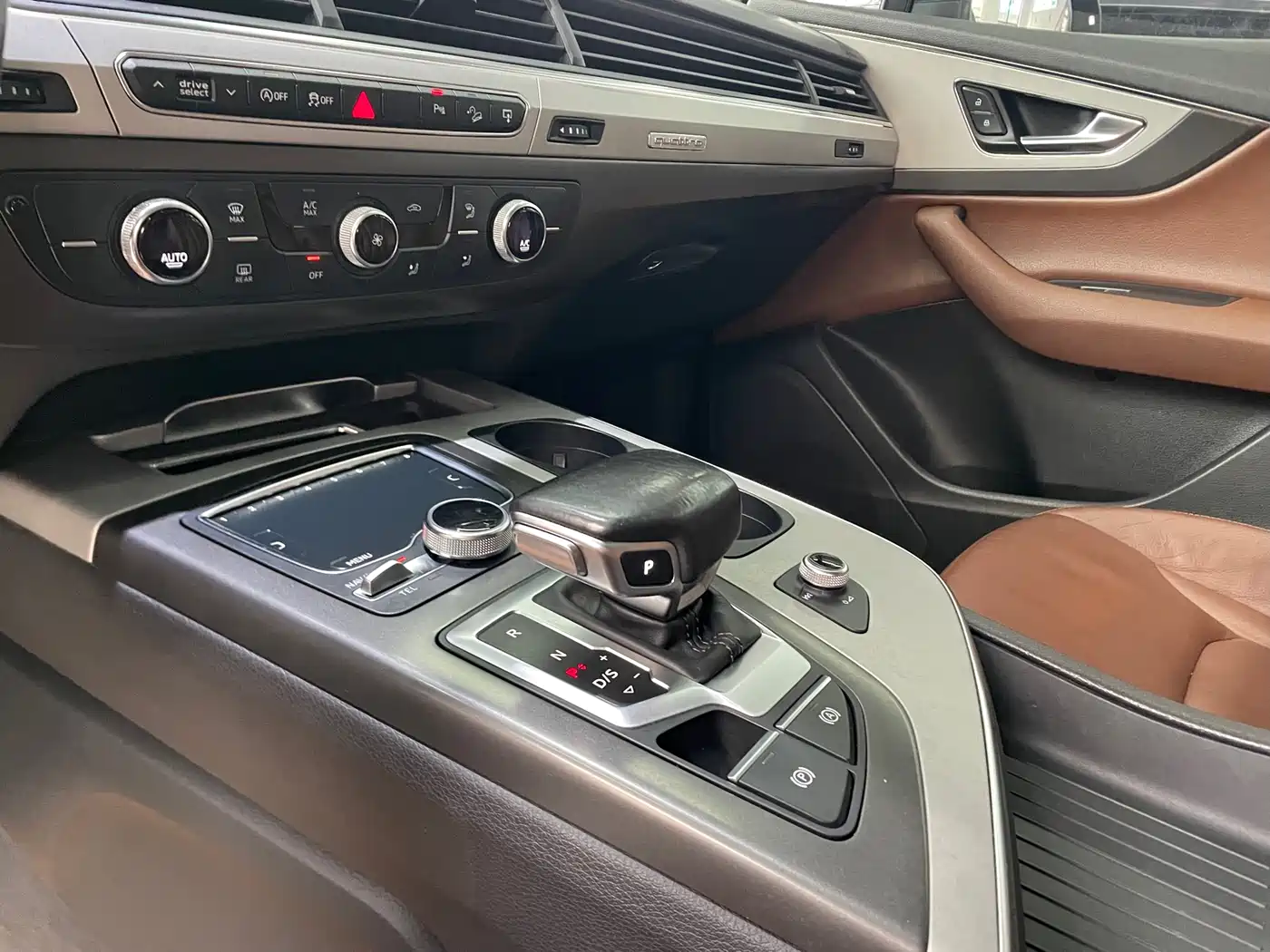 Audi Q7 2016 45 TFSI Technology фото 20