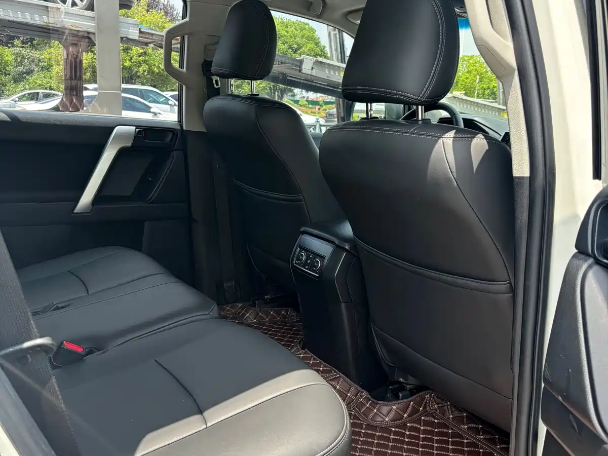 Toyota Prado 2018 3.5L Auto SX фото 9