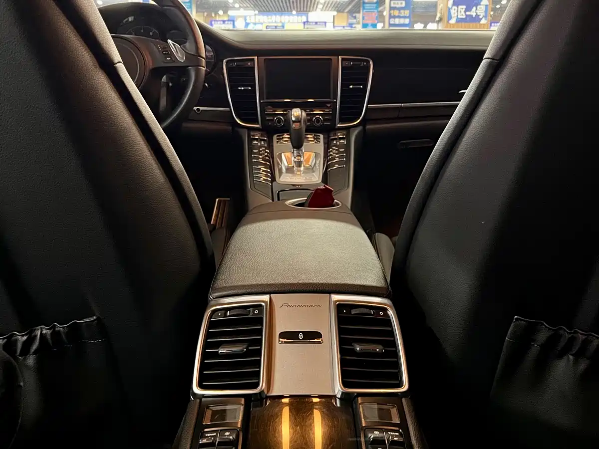 Porsche Panamera 2014 Panamera 4 3.0T фото 13