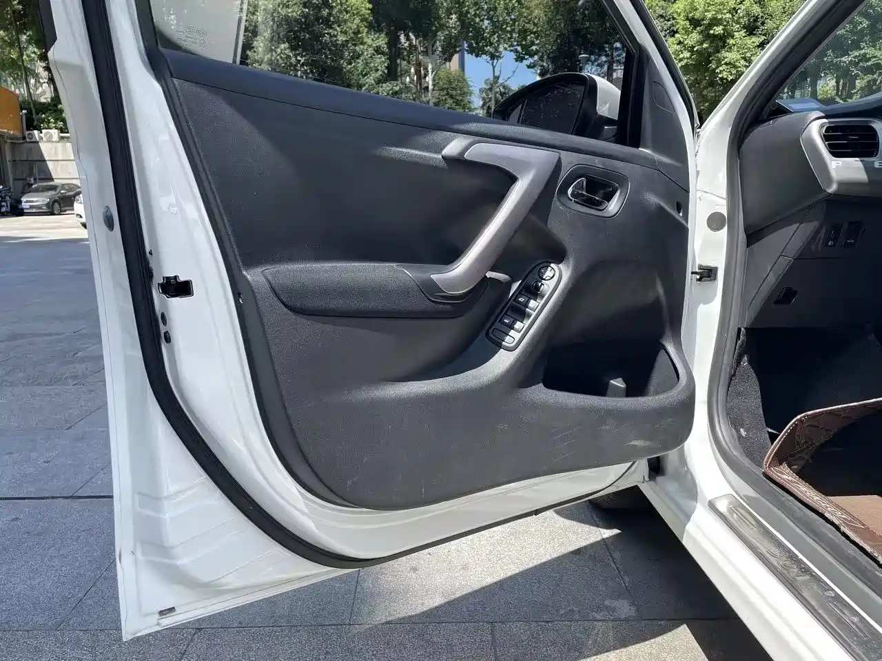 Peugeot 301 2016 1.6L Manual Luxury Edition фото 22