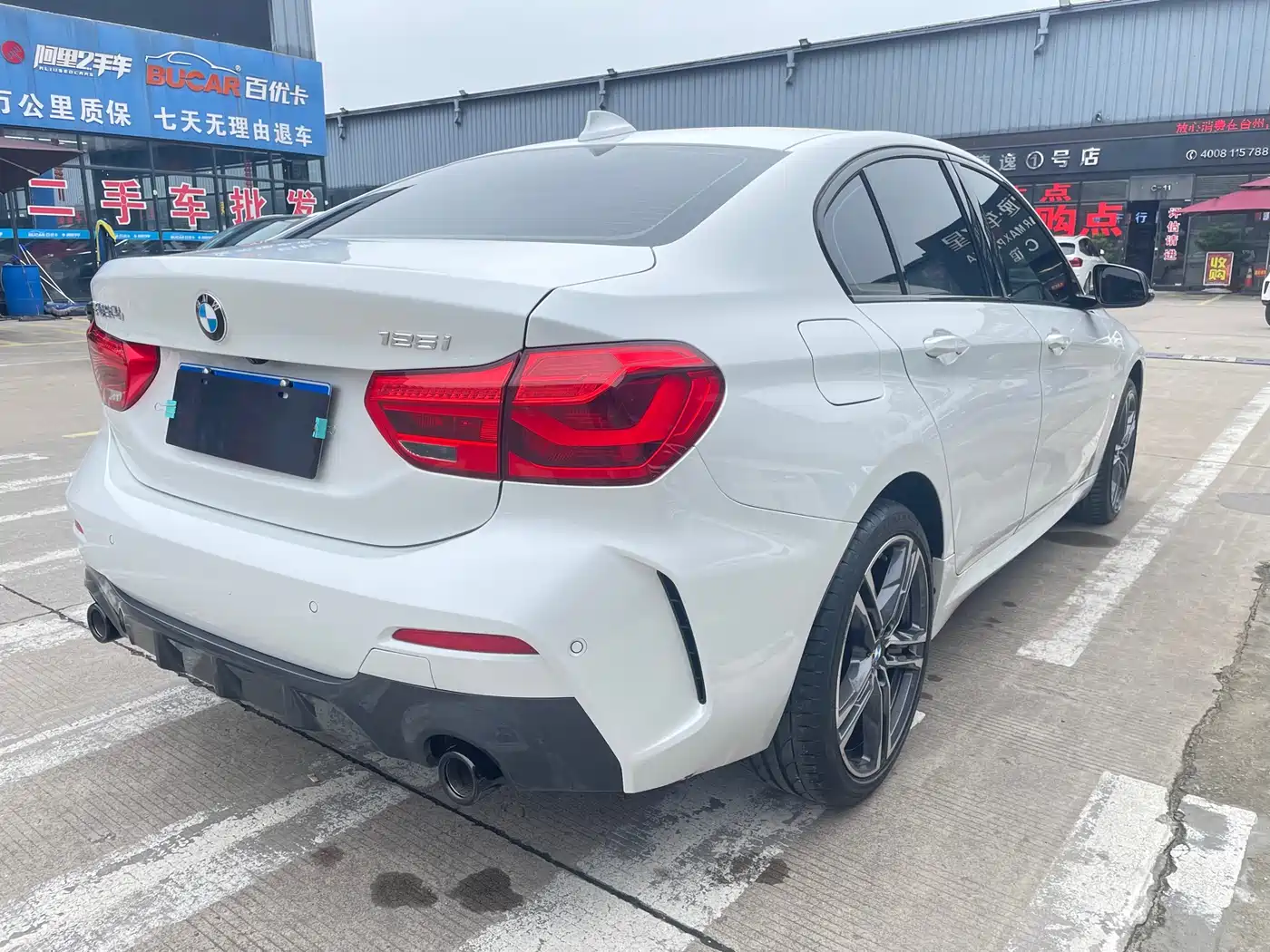 BMW 1 Series 2022 125i M Sport Shadow Edition фото 8