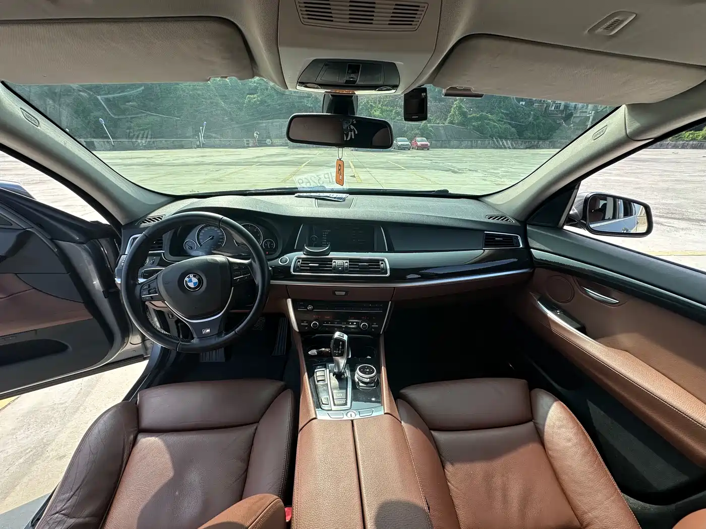BMW 5 Series GT 2011 535i Elegance фото 15