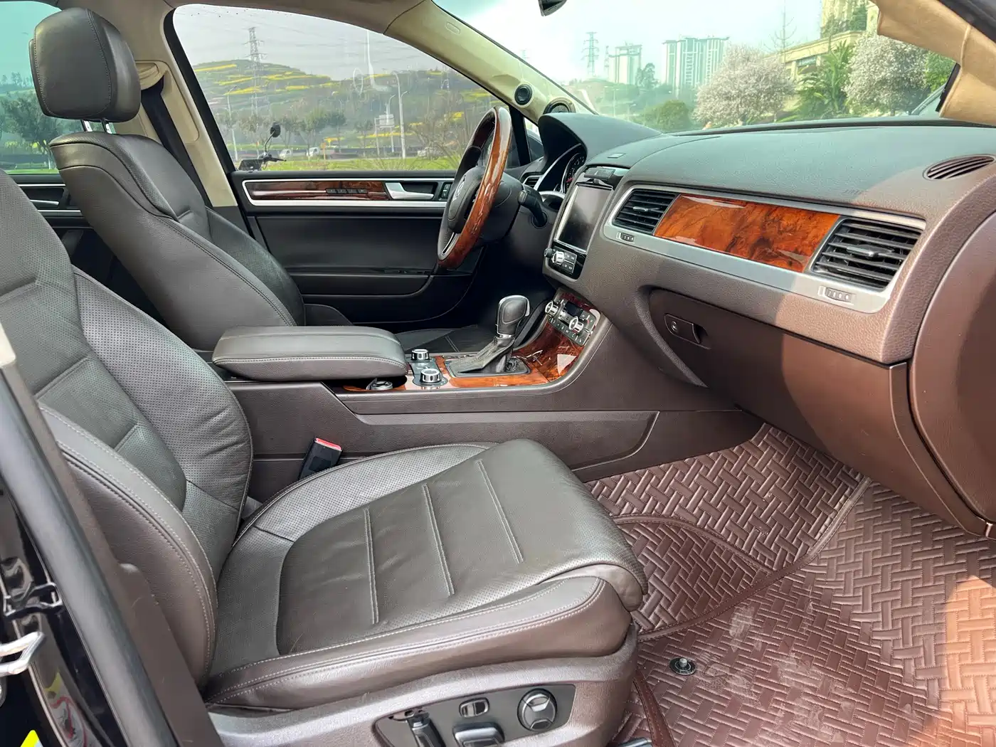 Volkswagen Touareg 2011 3.0TSI Premium фото 8