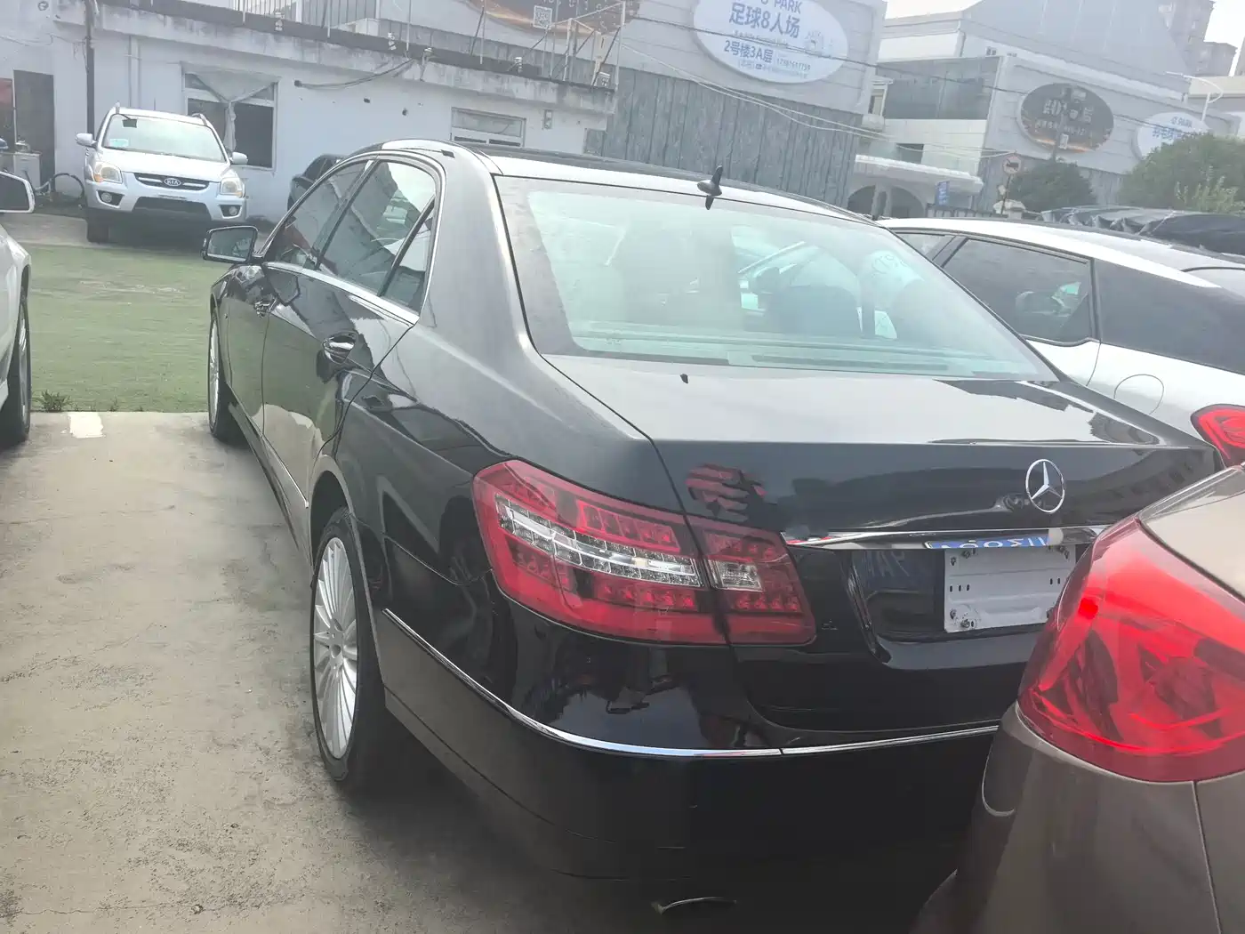 Mercedes-Benz E-Class 2010 E 300 L Fashion фото 17