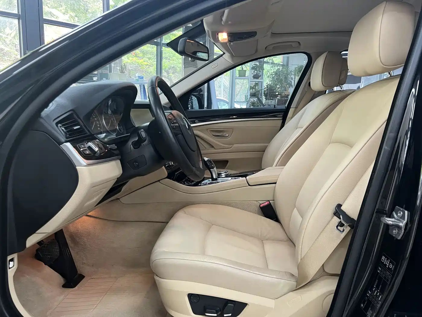 BMW 5 Series 2013 525Li Luxury фото 3