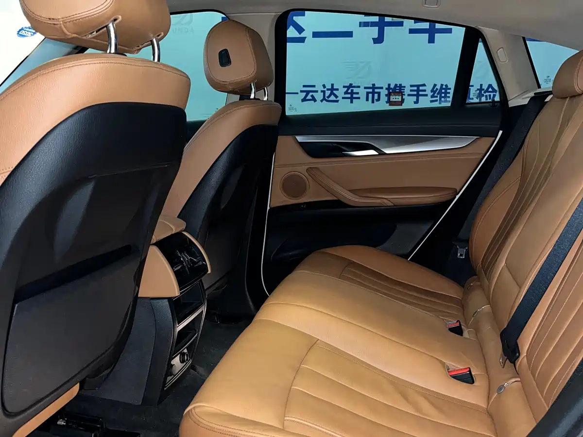 BMW X6 2015 xDrive35i Luxury Model фото 11