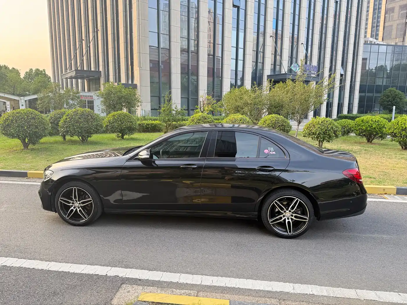 Mercedes-Benz E-Class 2017 E 200 Sport 4MATIC фото 2