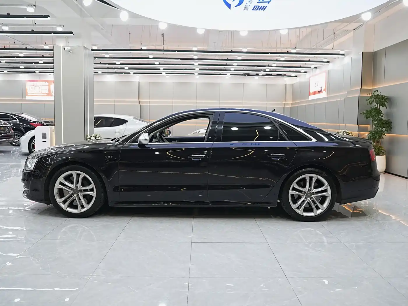Audi S8 2013 S8 4.0TFSI quattro фото 7