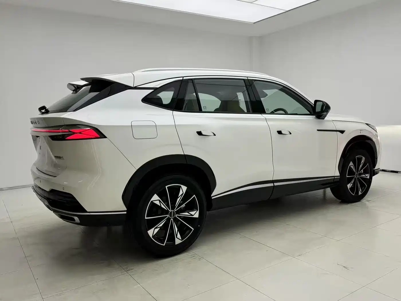 ROEWE RX5 NEW ENERGY