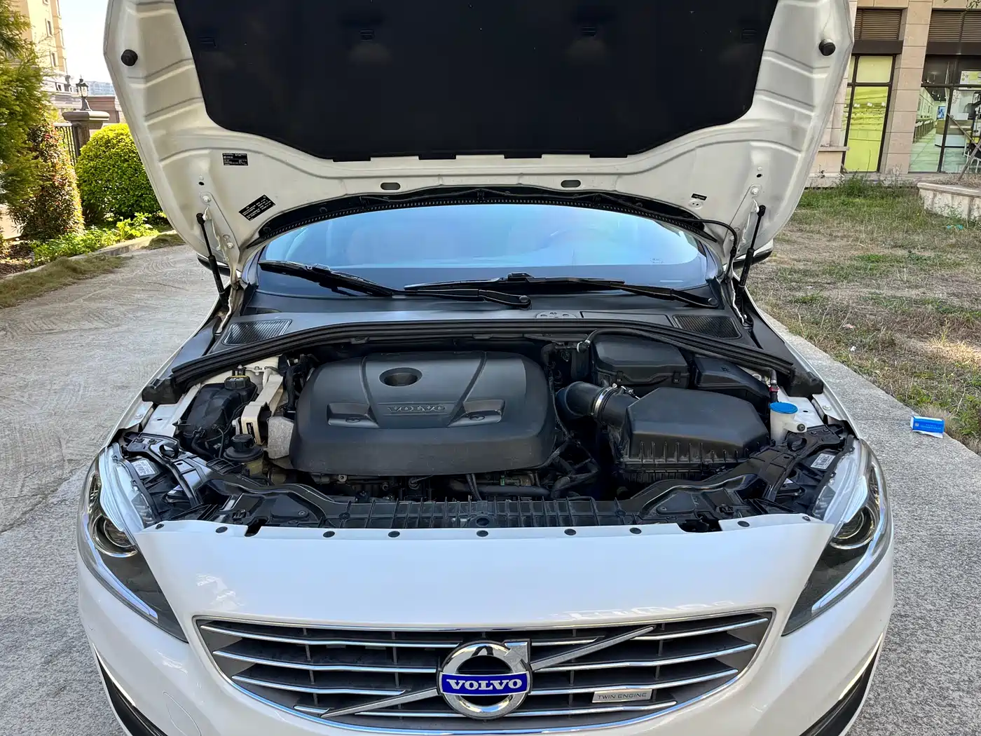 Volvo S60 Plug-in Hybrid 2015 2015 S60L E-Drive Hybrid T6 Intelligent Edition