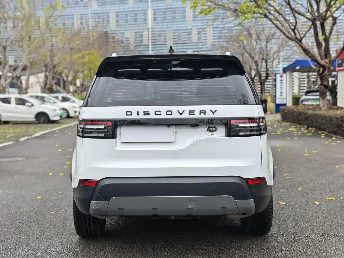 Land Rover Discovery 2017 3.0 SC V6 SE фото 6