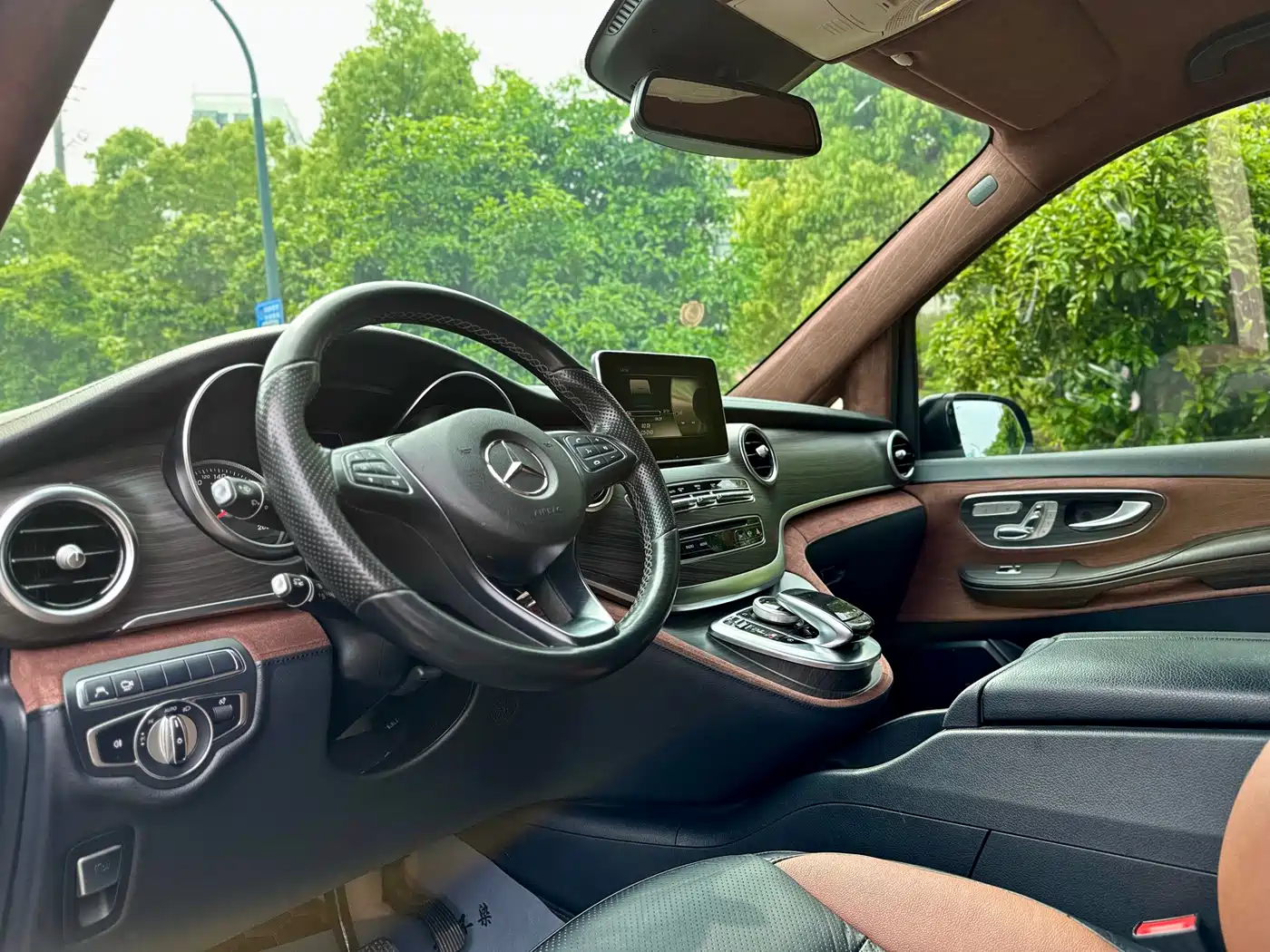Mercedes-Benz V-Class 2018 V 260 L Premium Long Version China V фото 4