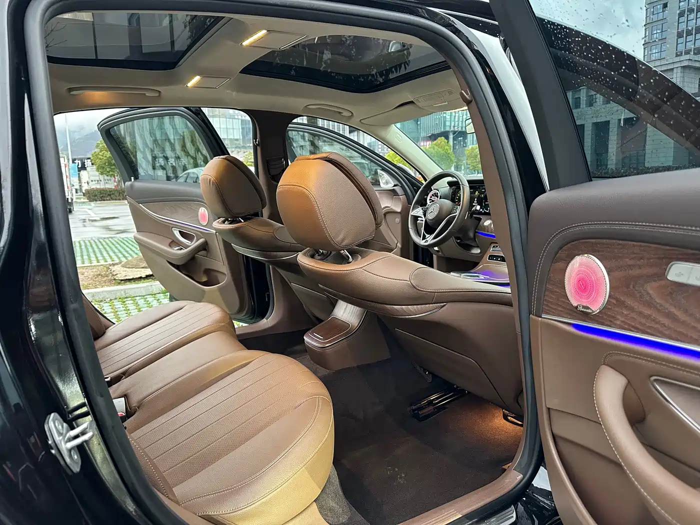 Mercedes-Benz E-Class 2023 E 260 L фото 11