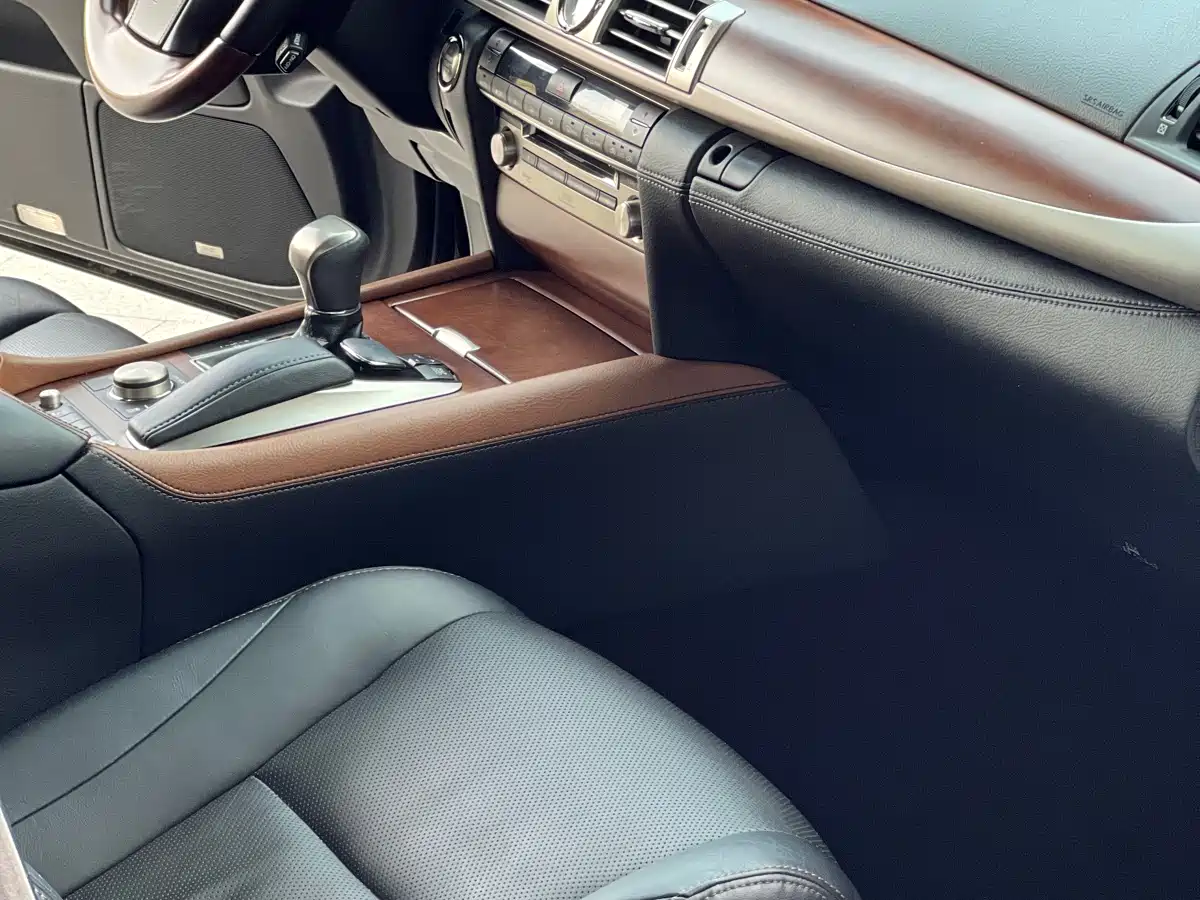 Lexus LS 2013 460L Luxury Edition фото 19