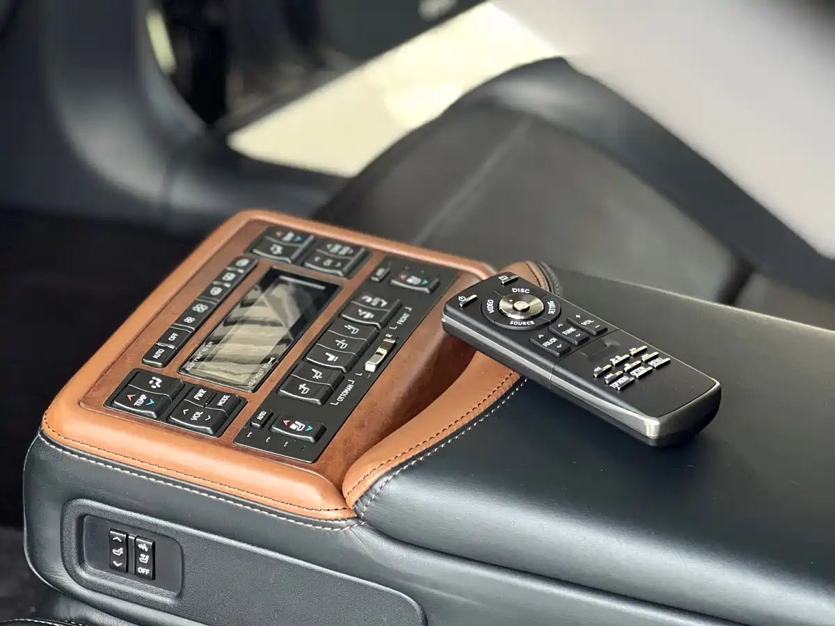 Lexus LS 2013 460L Luxury Edition фото 27