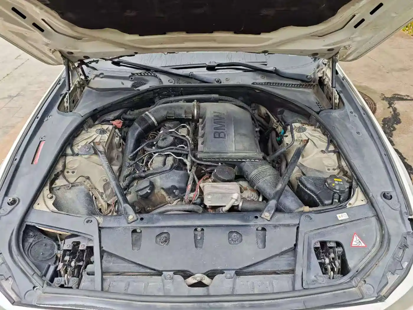 BMW 5 Series 2013 530Li Leadership фото 14