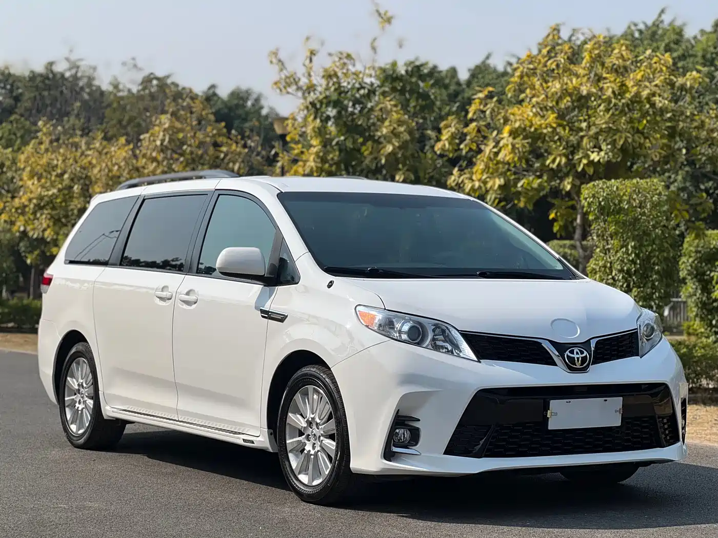 Toyota Sienna 2015 3.5L 4WD L фото 5