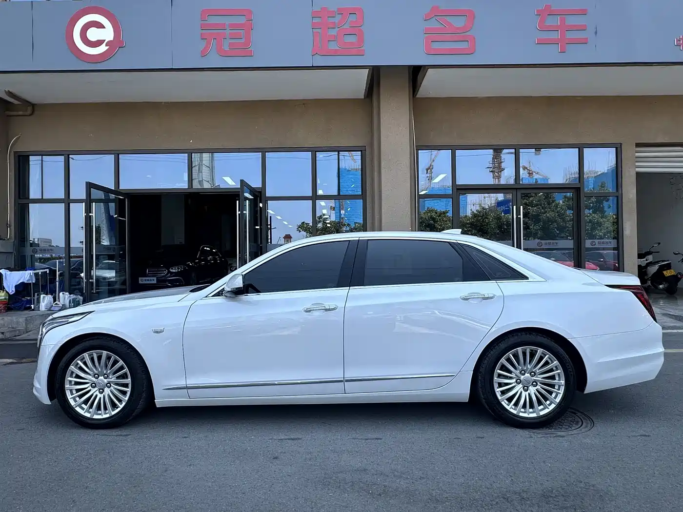 CADILLAC CT6