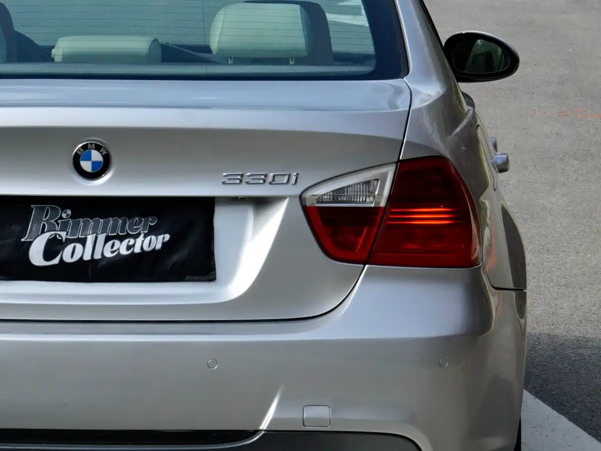 BMW 3 Series (Import) 2005 330i фото 10