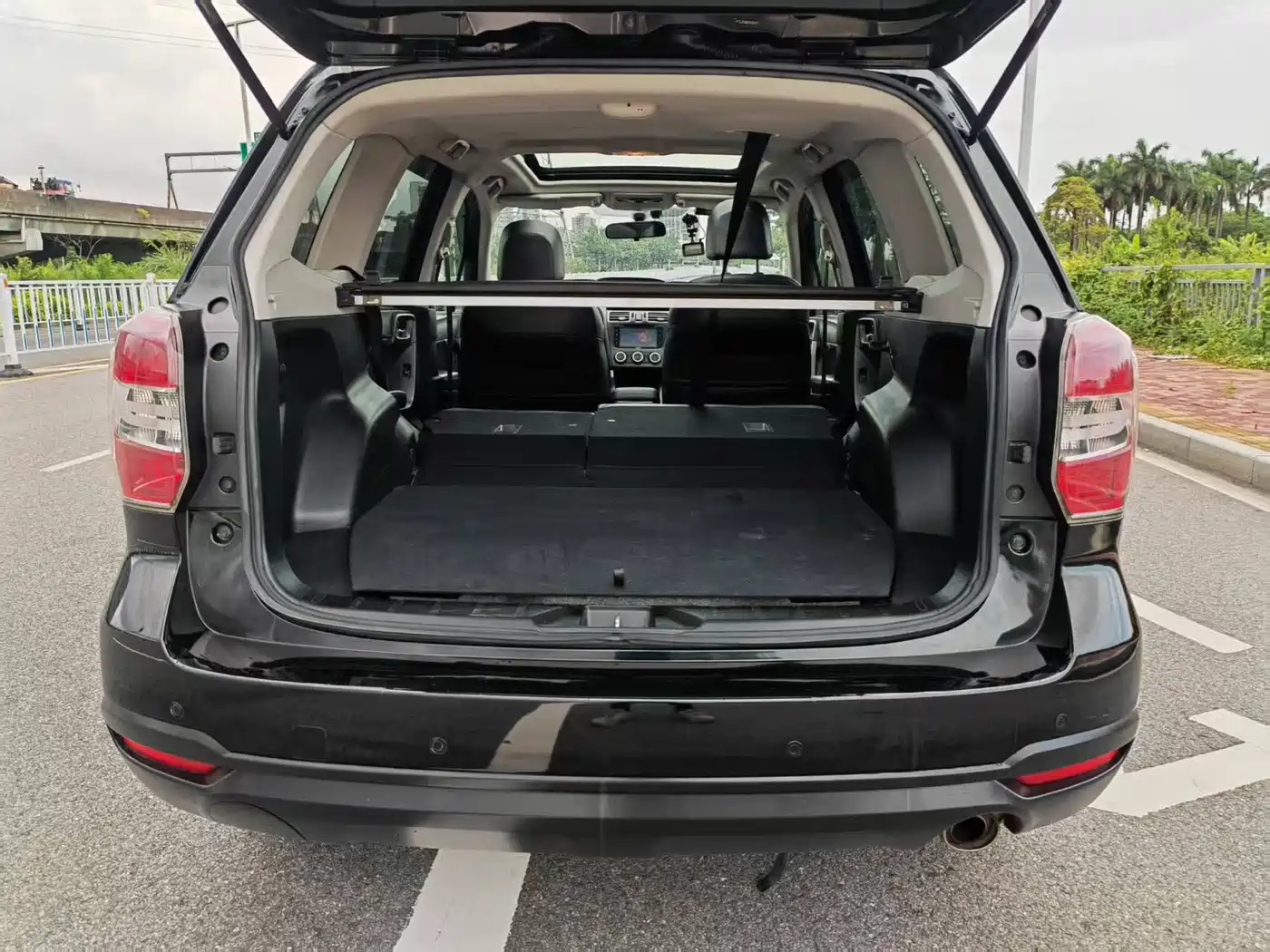 Subaru Forester 2015 2.0i Special Commemorative Edition фото 15