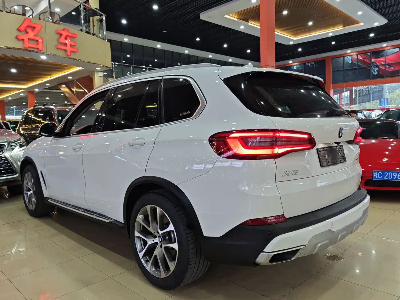 BMW X5 (Import) 2019 xDrive40i M Sport Package фото 6