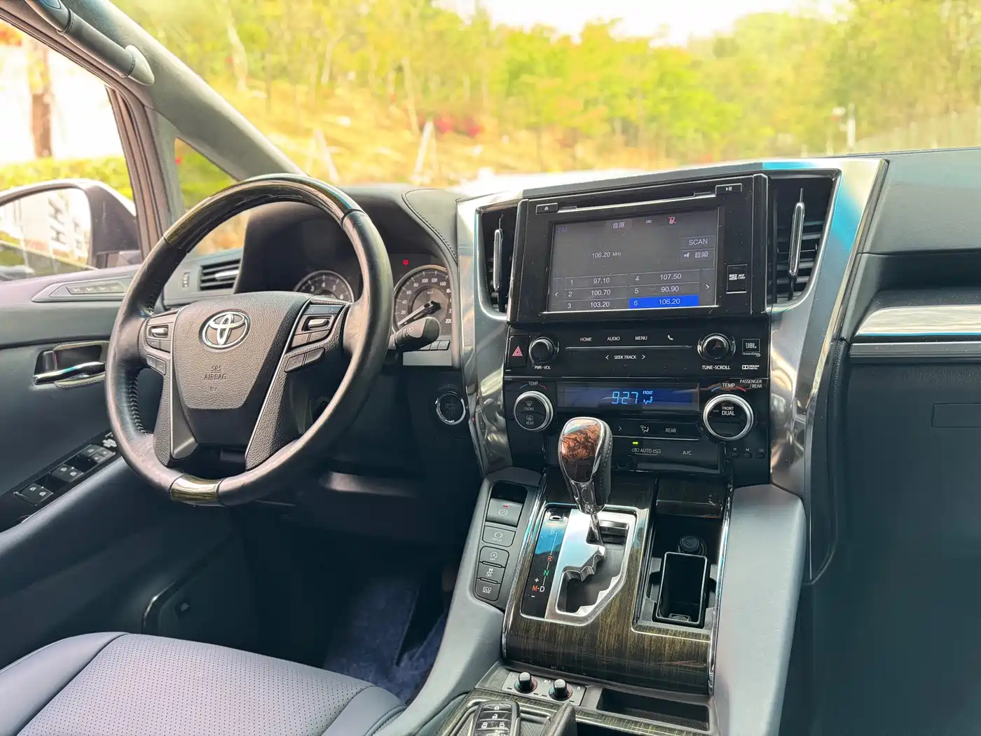 Toyota Alphard 2018 Facelift 3.5L Premium Edition фото 15