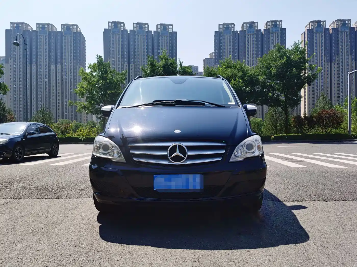 Mercedes-Benz Viano 2013 Model 3.0L Navigation Edition фото 2